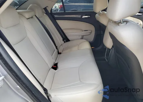 2015 Chrysler 300 Limited z USA, uszkodzony, nr VIN 2C3CCAAG5FH735894